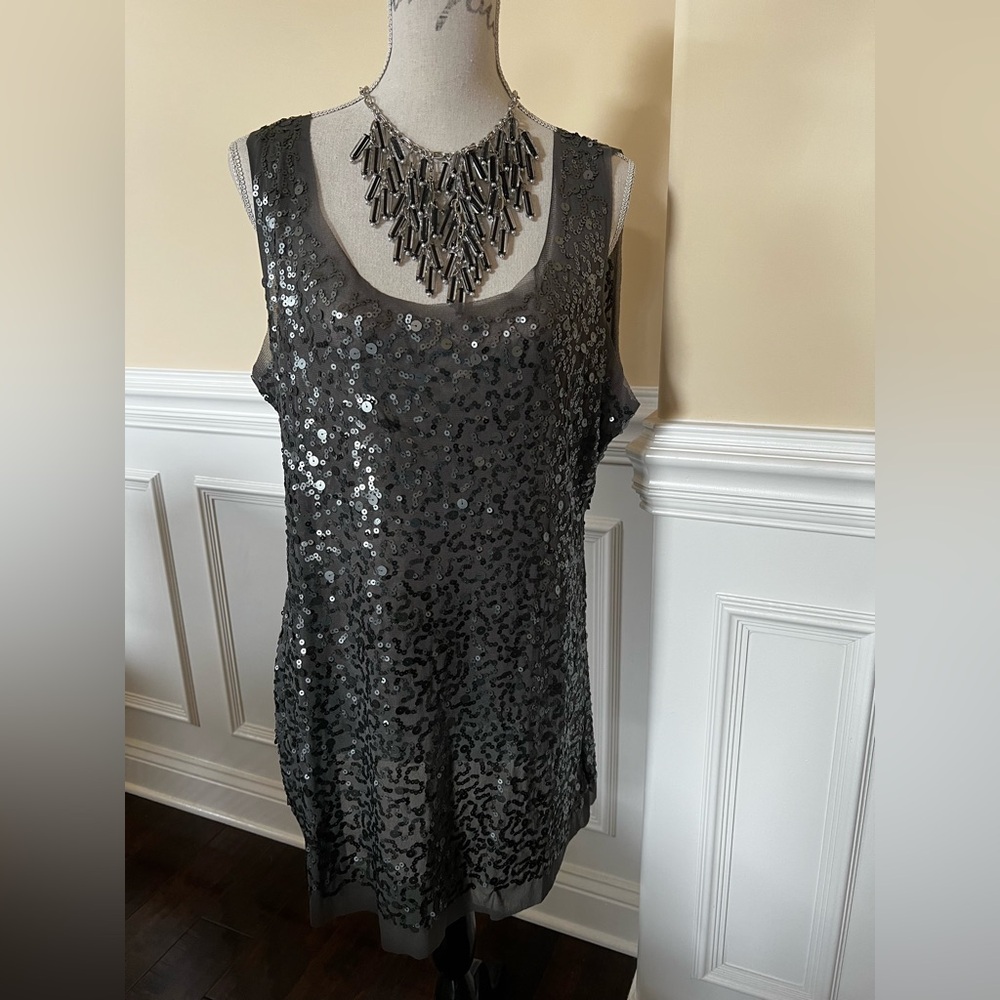 Silver/Grey Sequins Sleeveless Tunic/Mini Holiday Parties Cocktail Dress.